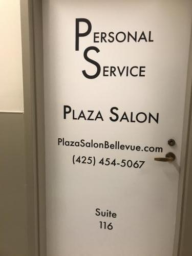 Plaza-Salon